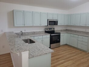 1025 W Lake Hamilton Dr in Winter Haven, FL - Building Photo - Building Photo