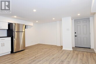 2509-2509 Dufferin St in Toronto, ON - Building Photo - Building Photo