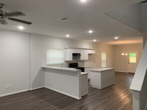 9022 Everglade Dr in Houston, TX - Building Photo - Building Photo