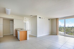 2350 SW 27th Ave in Miami, FL - Building Photo