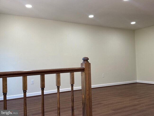 46879 Trumpet Cir in Sterling, VA - Foto de edificio - Building Photo