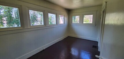 1004 Caldwell St in Greensboro, NC - Building Photo - Building Photo