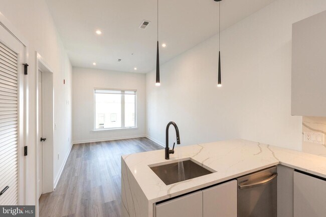 property at 3120 W Jefferson St