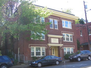 1424 SW Montgomery St in Portland, OR - Building Photo - Building Photo