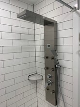 6644 N 8th St, Unit 2 in Philadelphia, PA - Foto de edificio - Building Photo