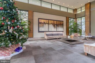 3709 S George Mason Dr in Falls Church, VA - Building Photo - Building Photo