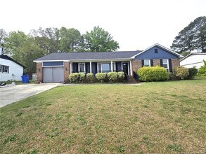 6873 Brasswood Dr in Fayetteville, NC - Building Photo - Building Photo