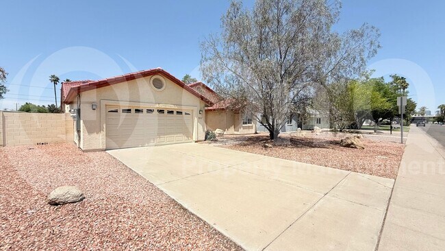 822 W Earll Dr in Phoenix, AZ - Building Photo - Building Photo