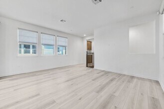 11063 Spotlight Dr in Rancho Cucamonga, CA - Foto de edificio - Building Photo
