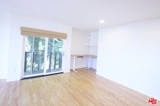 302 Ashland Ave in Santa Monica, CA - Building Photo - Building Photo