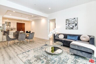 1237 S Holt Ave in Los Angeles, CA - Foto de edificio - Building Photo