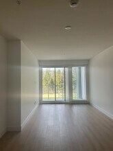 3075 Murray St in Port Moody, BC - Building Photo - Building Photo