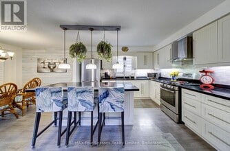 9 Brooke Ave in Collingwood, ON - Building Photo - Building Photo