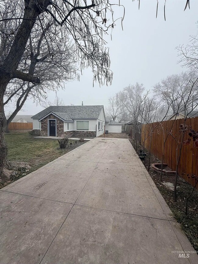 property at 317 E Ithaca St