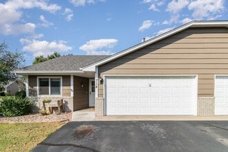 714 Auburn Pl NW in Elk River, MN - Building Photo - Building Photo