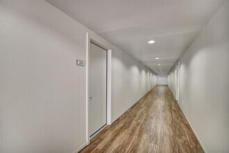 3131 Cummins St, Unit 24 in Houston, TX - Foto de edificio - Building Photo