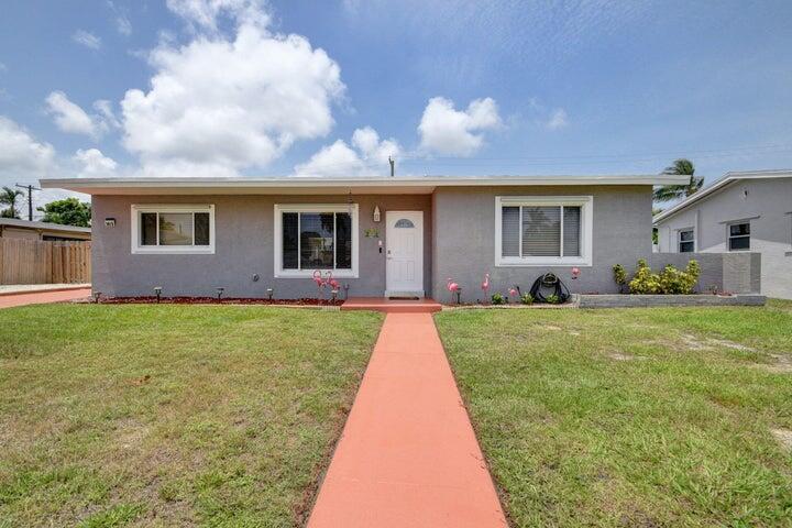 1415 Crest Dr in Lake Worth Beach, FL - Foto de edificio