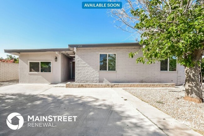 property at 1735 E Warren Pl