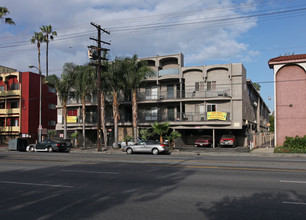 Sepulveda Apartments in Van Nuys, CA - Building Photo - Building Photo