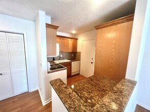 6600 NE 22nd Way in Fort Lauderdale, FL - Building Photo - Building Photo