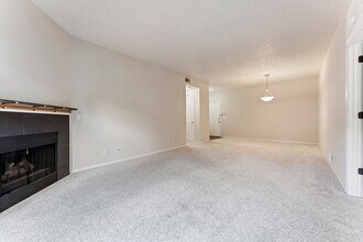 4320 S Corbett Ave in Portland, OR - Building Photo - Building Photo