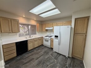 2309 Hallston St in Las Vegas, NV - Building Photo - Building Photo