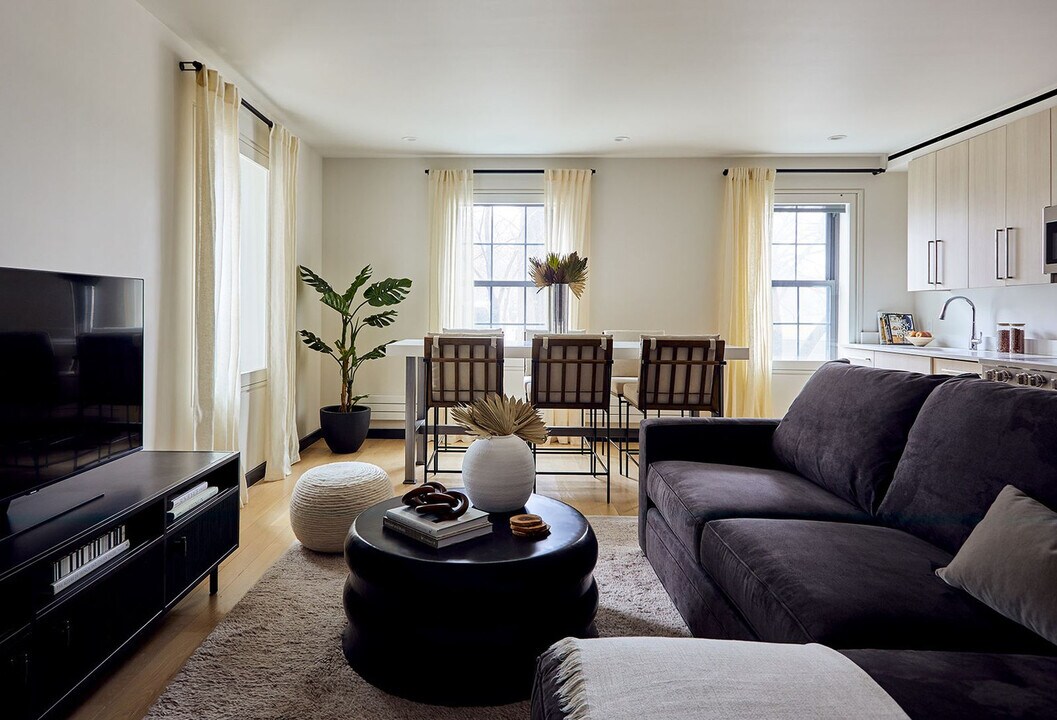 9 E 97th St in New York, NY - Building Photo