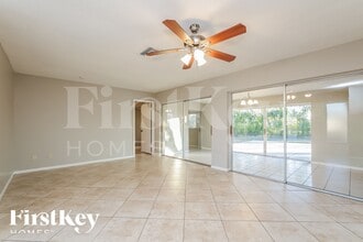 1802 Ridgecrest St in Lehigh Acres, FL - Foto de edificio - Building Photo