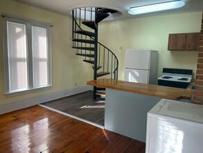 102 Market St in Amesbury, MA - Building Photo - Building Photo