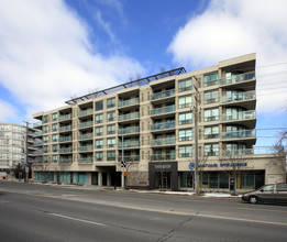 890 Sheppard Ave in Toronto, ON - Building Photo - Building Photo