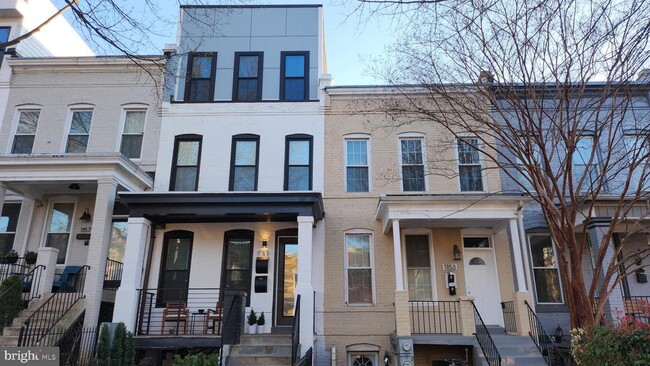 property at 1153 Neal St NE