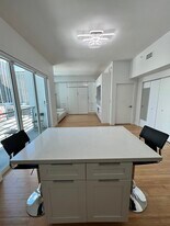 133 NE 2nd Ave, Unit 1610 in Miami, FL - Building Photo