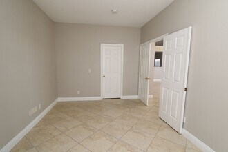 1761 Mt Tremblant Ave in Las Vegas, NV - Building Photo - Building Photo