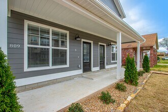 809 S Maple St in North Little Rock, AR - Building Photo - Building Photo