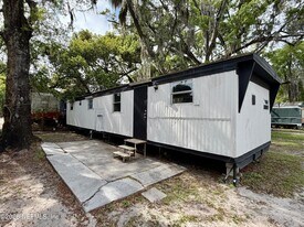 5355 New Kings Rd in Jacksonville, FL - Building Photo