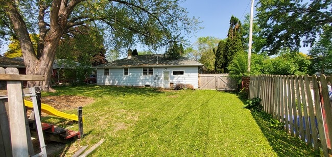 1163 Higgins Ave in Neenah, WI - Building Photo - Building Photo