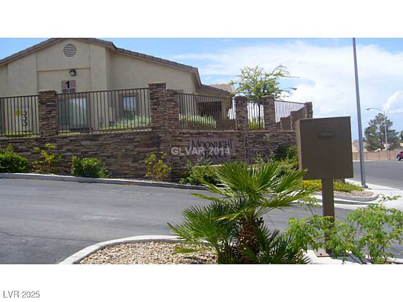 2050 N Los Feliz St in Las Vegas, NV - Building Photo