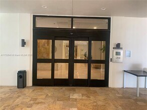 1901 Brickell Ave, Unit B1011 in Miami, FL - Building Photo - Building Photo