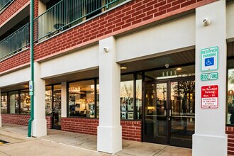 Lisle Town Centre in Lisle, IL - Foto de edificio - Building Photo