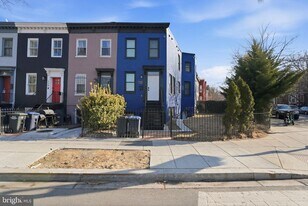 718 Rhode Island Ave NW in Washington, DC - Building Photo