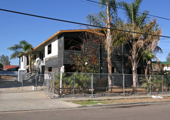 1028 Leslie Rd in El Cajon, CA - Foto de edificio - Building Photo