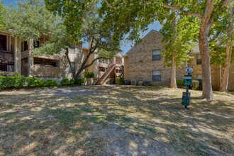 Woods of Elm Creek in San Antonio, TX - Building Photo - Building Photo