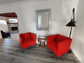 6838 Bertrand Ave in Los Angeles, CA - Building Photo - Building Photo