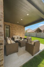 2426 Peach Oak Xing in Manvel, TX - Foto de edificio - Building Photo