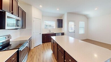 1000 Berryhack Ct in Hutto, TX - Building Photo - Building Photo