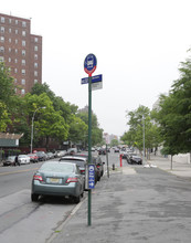 Morris Court in Bronx, NY - Foto de edificio - Building Photo