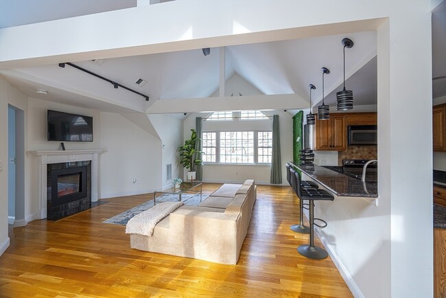 1364 High St in Westwood, MA - Building Photo - Building Photo