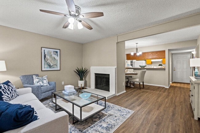 Woodlake Apartments in Grapevine, TX - Building Photo - Interior Photo