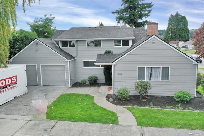 property at 1502 5th Ave SE