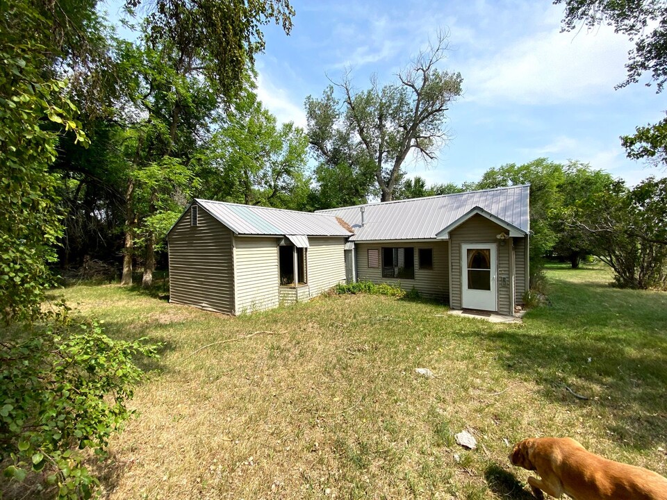 7852 Riverview Rd in Riverton, WY - Building Photo